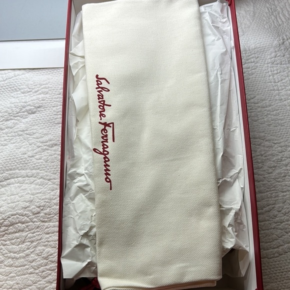 Salvatore Ferragamo Rhodes Slides. NIOB. 8.5 - Picture 3 of 11